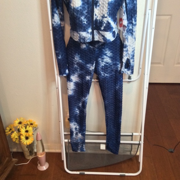 🎉Yes! Navy Blue Crop Top Jogging Set🎉SizeMedium - Picture 2 of 8